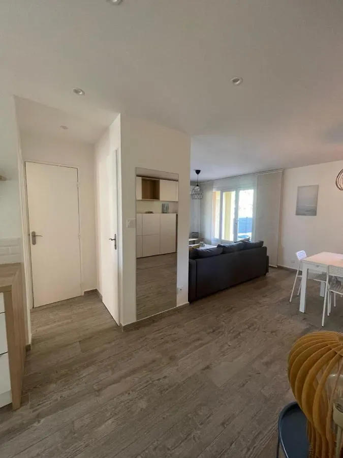Appartement Proche Mer Avec Terrasse Et Jardin Privatif Hyères