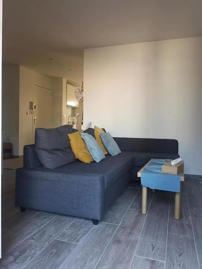 Appartement Proche Mer Avec Terrasse Et Jardin Privatif Hyeres Apartment