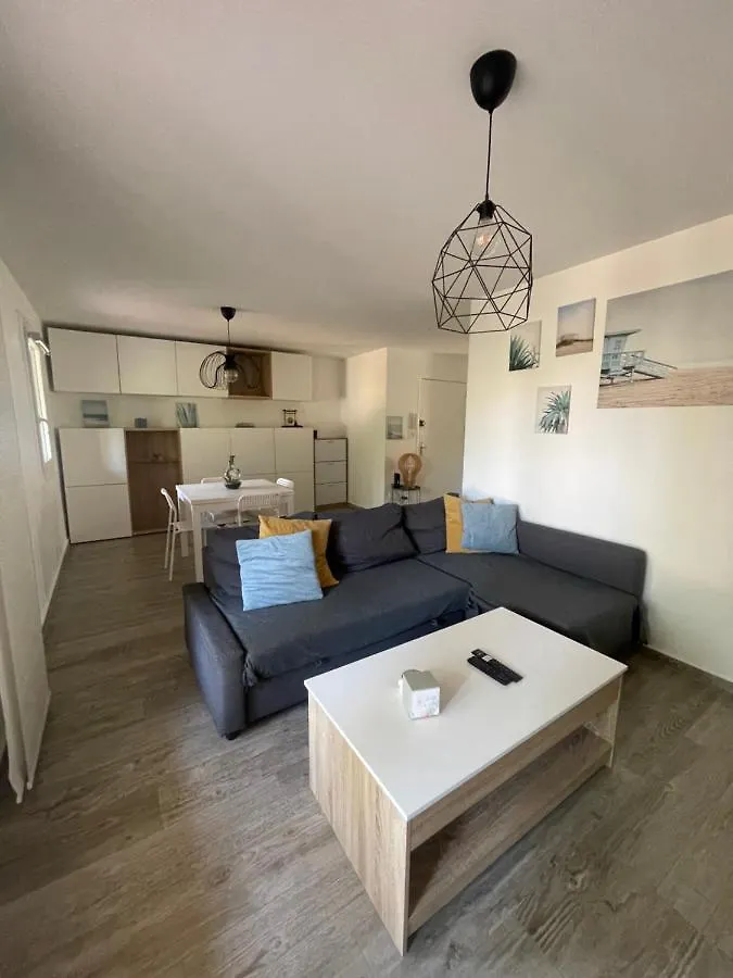 Appartement Proche Mer Avec Terrasse Et Jardin Privatif Hyeres 0*,